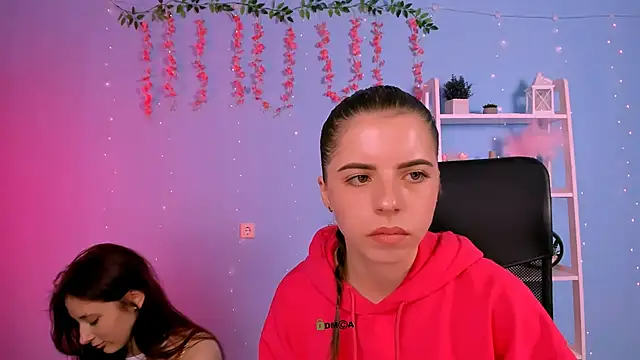 Snapshot of lyra_desire chatting on 06/17/26, 06:42 lyra desire online show from 06/17/26, 06:42
