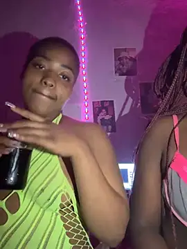 pinkybabrie200 online show from 05/22/26, 06:02