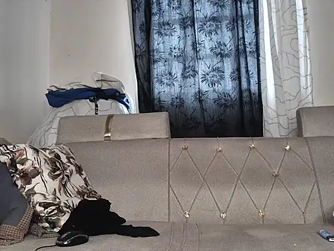 sexyleah25 online show from 06/28/26, 05:24
