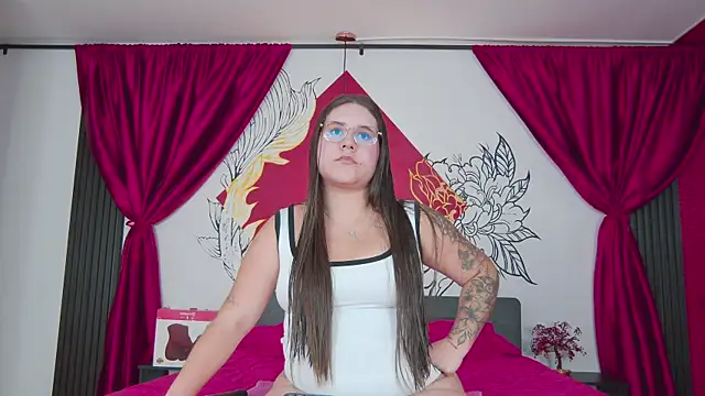 Lia Avalon online show from 06/23/26, 11:41