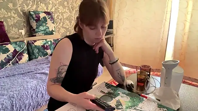 ShonnaTweddle online show from 07/03/26, 07:15