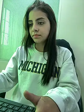 Hanna Cruz  online show from 05/22/26, 04:12