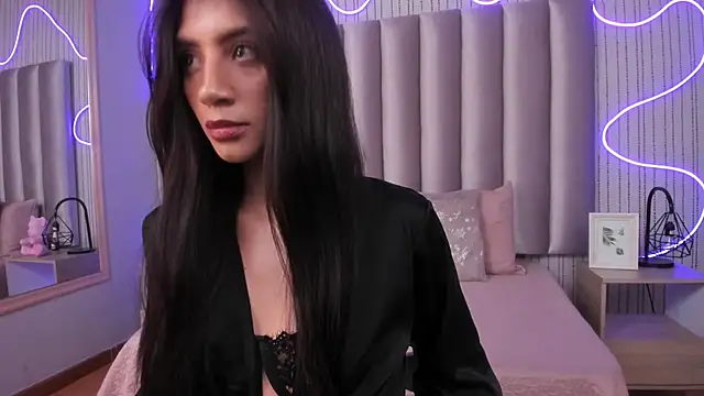 LOLA NOVAMD online show from 05/20/26, 12:44