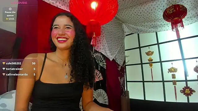 Aurora Gatty online show from 06/15/26, 07:43