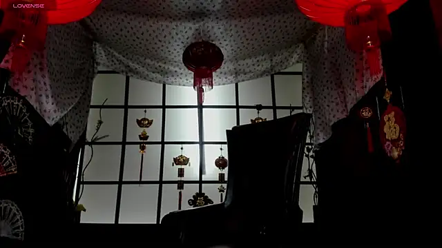Aurora Gatty online show from 06/25/26, 07:07
