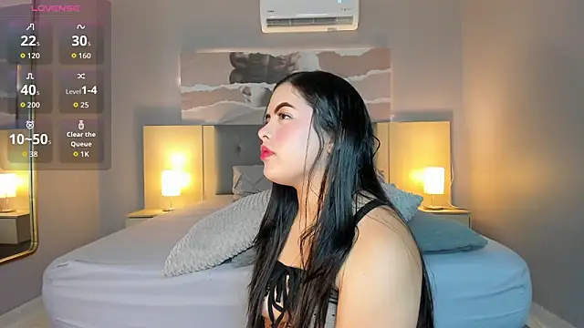 Isabella Rios  online show from 06/28/26, 11:38