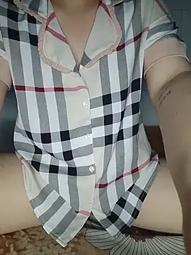 Snapshot of Nhu-babi chatting on 07/08/26, 06:56 Nhu-babi online show from 07/08/26, 06:56