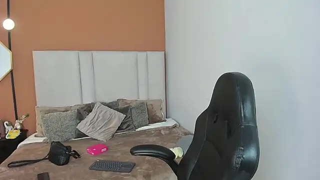 Mia boobs24 online show from 06/12/26, 12:04