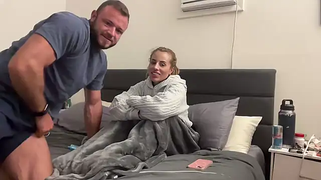 LoveWithLarissa1 online show from 05/26/26, 05:47