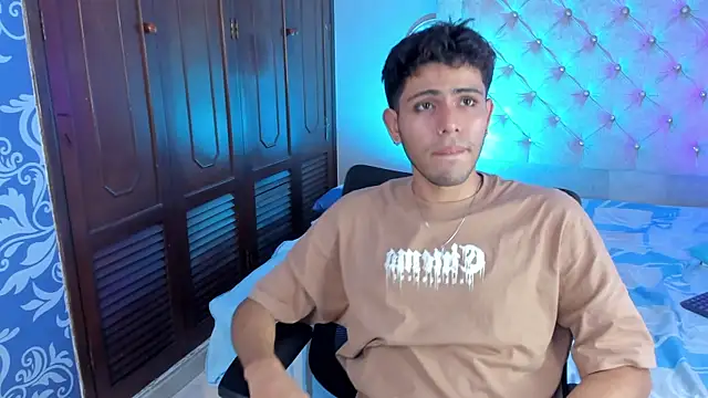 hunterwest06 online show from 05/21/26, 03:19