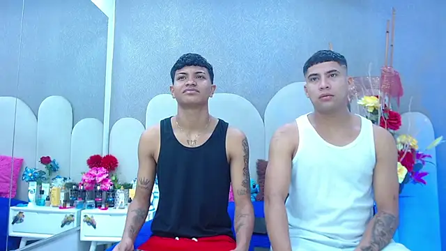 sexy boys play online show from 05/21/26, 03:02