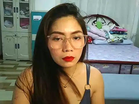 Snapshot of Sexynica chatting on 05/24/26, 12:43 Sexynica online show from 05/24/26, 12:43
