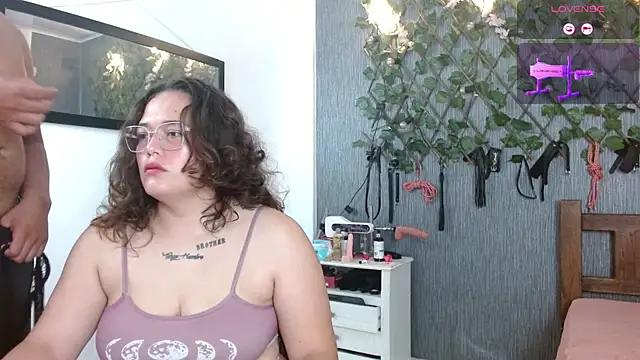 Snapshot of Big_Hard_Sofia chatting on 06/04/26, 02:01 Big Hard Sofia online show from 06/04/26, 02:01