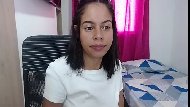 Valeria Santos  online show from 06/24/26, 01:43