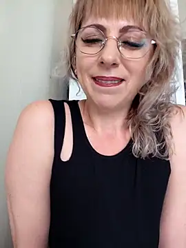 Kitty-MEOWW online show from 05/26/26, 08:54