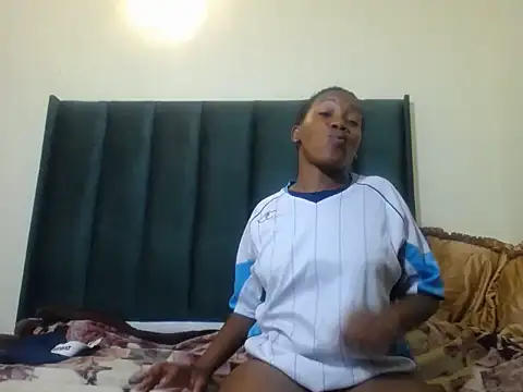TypicalBaddiex online show from 05/25/26, 06:36