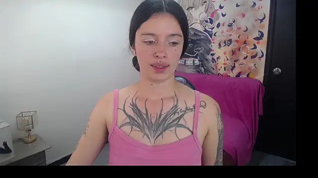 Lucia evans22 online show from 06/17/26, 08:54