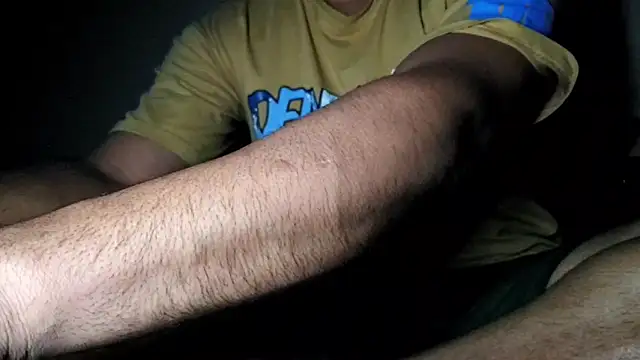 Snapshot of psexplr chatting on 11/17/25, 07:30 psexplr online show from 11/17/25, 07:30