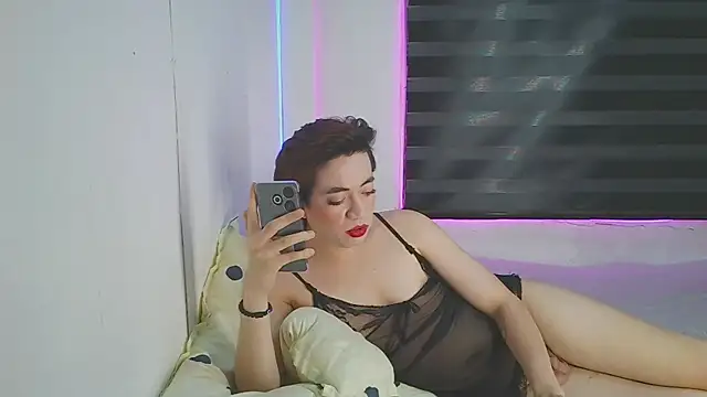 Pretty Bug online show from 07/12/26, 12:51