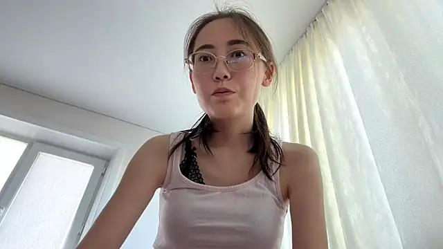 Snapshot of VickieTrudo chatting on 07/16/26, 12:22 VickieTrudo online show from 07/16/26, 12:22