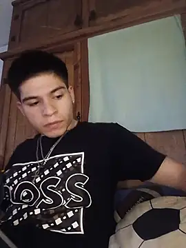 Snapshot of Oliver_LA chatting on 07/26/26, 08:16 Oliver LA online show from 07/26/26, 08:16