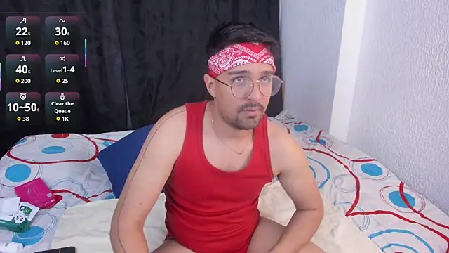 Snapshot of max_ed chatting on 05/26/26, 04:52 max ed online show from 05/26/26, 04:52
