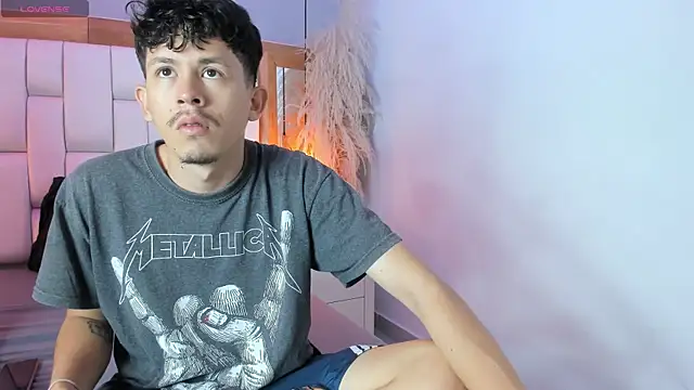 Amy and Alex online show from 07/11/26, 11:13