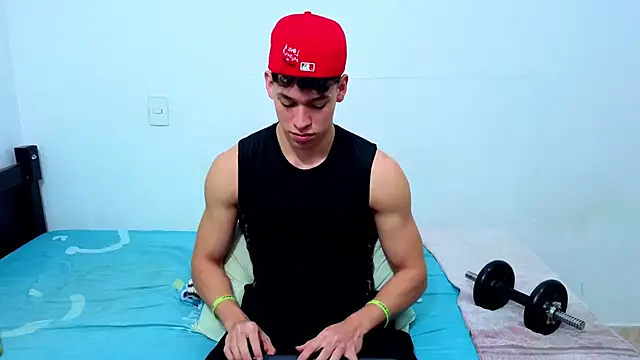 Luke Muscle online show from 06/09/26, 02:39
