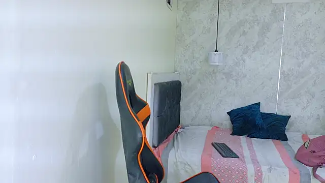paulina 0  online show from 06/17/26, 01:56