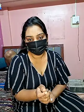 Snapshot of Hornyreshma chatting on 06/10/26, 10:14 Hornyreshma online show from 06/10/26, 10:14