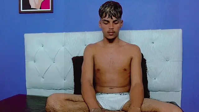 Angel foxc13 online show from 06/05/26, 06:52