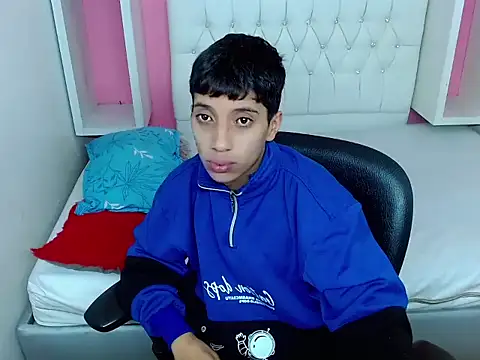 Snapshot of jl_brayan12 chatting on 05/23/26, 03:27 jl brayan12 online show from 05/23/26, 03:27