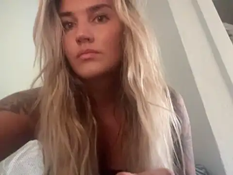 thebeachyblonde online show from 07/08/26, 10:58