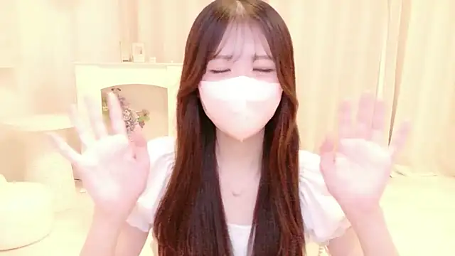 Snapshot of Yuinyaaa chatting on 06/22/26, 07:16 Yuinyaaa online show from 06/22/26, 07:16