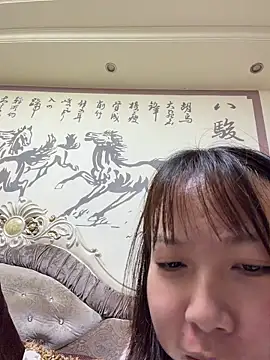 qinqin520 online show from 06/09/26, 12:06