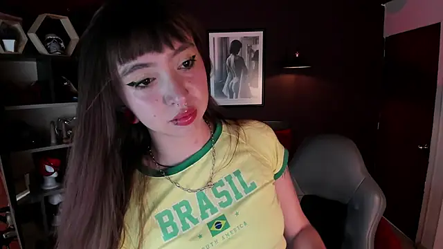 Scarlett  Cooper  1 online show from 06/15/26, 12:40