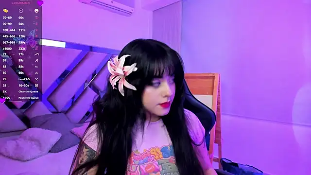 Elena Tylor online show from 06/11/26, 08:51