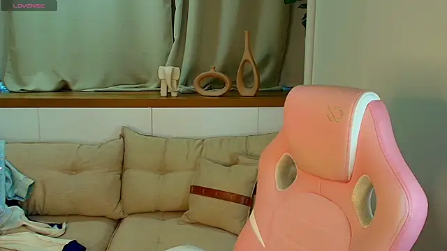 Snapshot of Rose_Desiree chatting on 07/06/26, 11:18 Rose Desiree online show from 07/06/26, 11:18