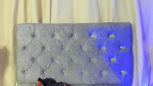 AbbyCollins   online show from 06/01/26, 07:37