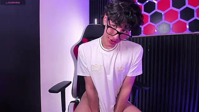 SantyFoxxs online show from 06/25/26, 03:28