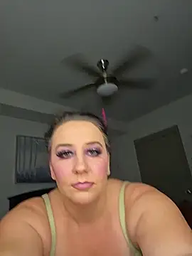 CreamVixen online show from 06/05/26, 10:37
