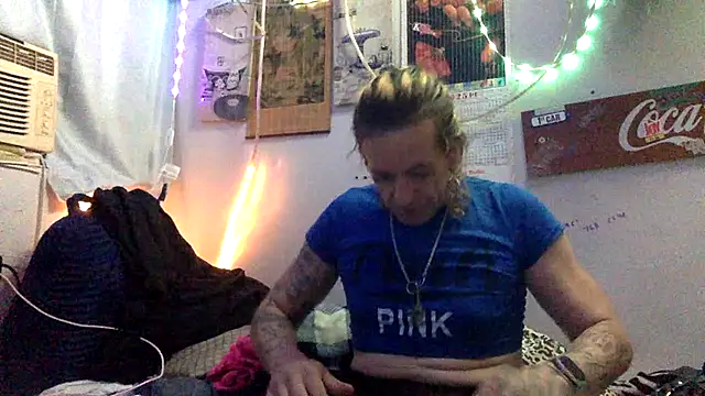 VanillaSnowcones online show from 06/05/26, 03:24