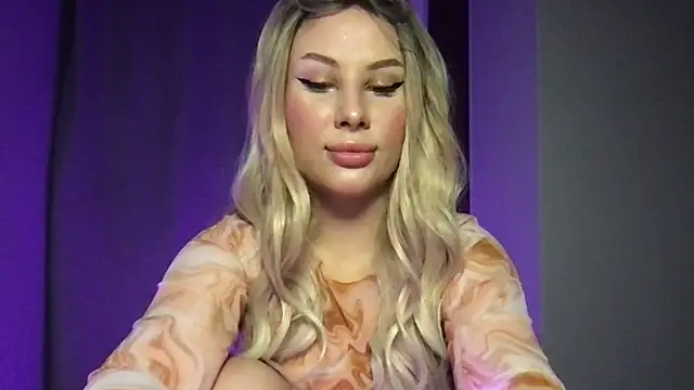 Lili Weiss online show from 06/08/26, 07:03