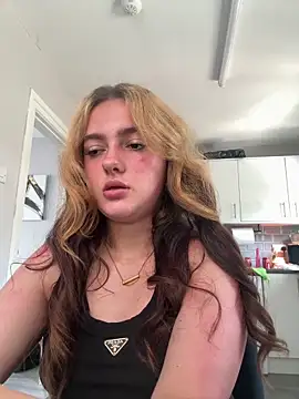 naughtygirl6989 online show from 05/26/26, 10:44