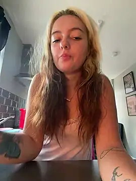 naughtygirl6989 online show from 07/11/26, 09:12