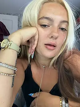 naughtygirl6989 online show from 07/18/26, 03:05
