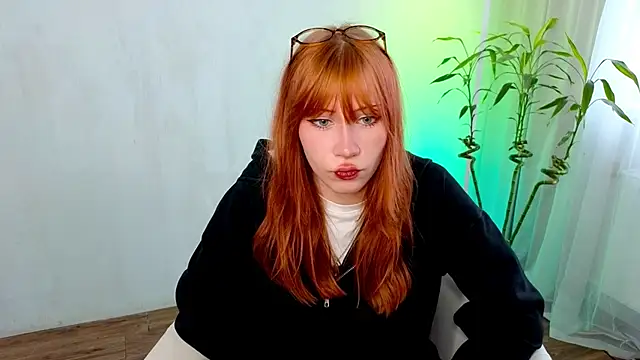 Fleur Fox online show from 05/27/26, 09:17