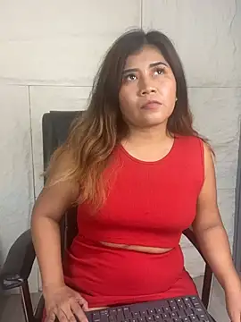 Snapshot of LyraMilano chatting on 06/15/26, 12:40 LyraMilano online show from 06/15/26, 12:40