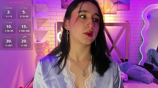 Lua bloom  online show from 06/29/26, 04:30