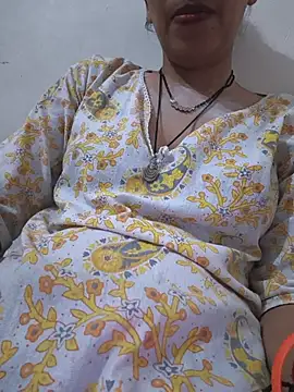 Snapshot of Neha-ji chatting on 07/12/26, 02:52 Neha-ji online show from 07/12/26, 02:52
